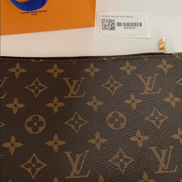 Louis Vuitton Handbags - Louis Vuitton pochette